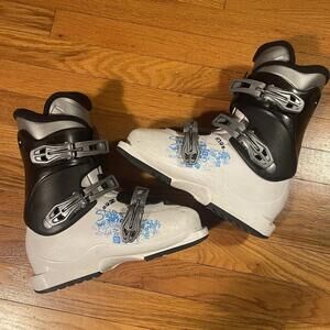 Salomon Youth  Ski Boots Size 23/23.5 White Graphic Print y2k